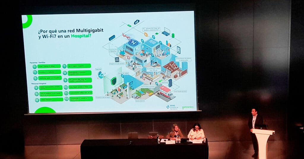 Charla de Joan Marcer, Sales Director de Workplace & Cloud en Getronics, durante el 41º Seminario de Ingeniería Hospitalaria de Sevilla.